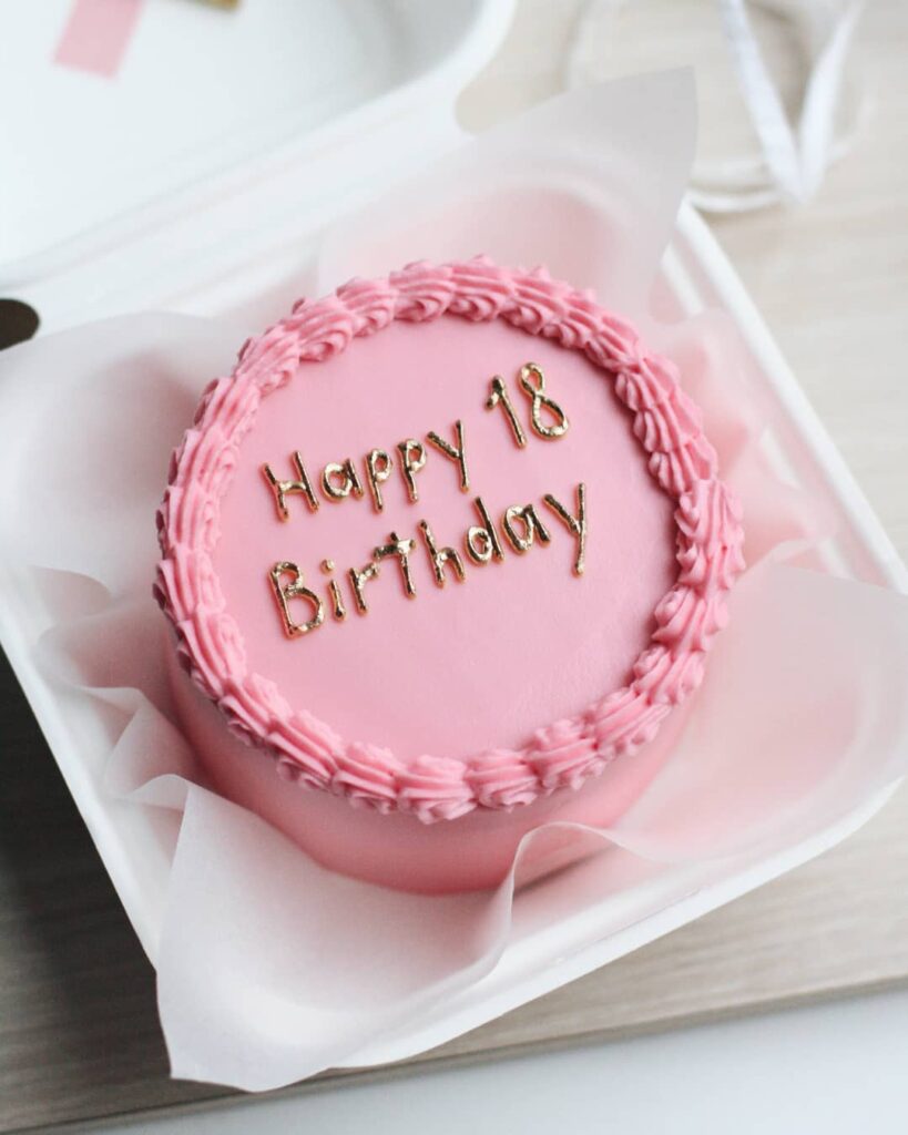 Бенто торт на 18 років дівчині | Від 800 грн/шт Бенто торт на 18 лет девушке
