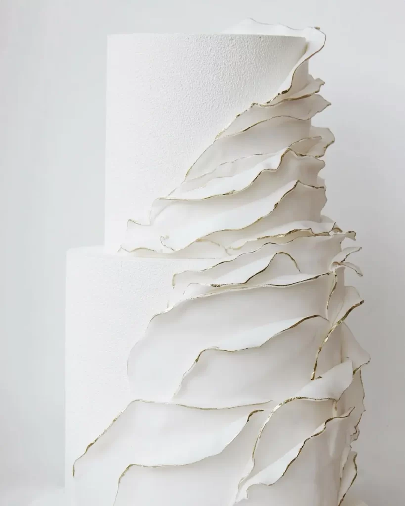 Білий двоярусний весільний торт s-1