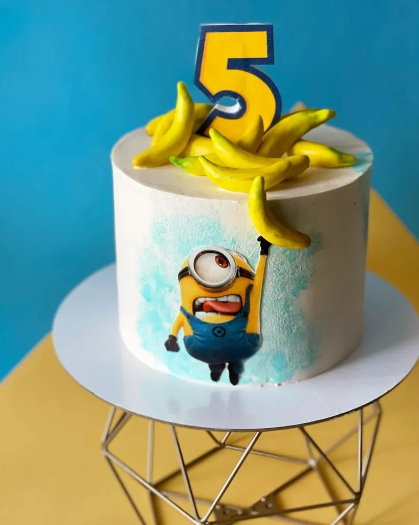 Торт з міньйоном Торт с миньоном