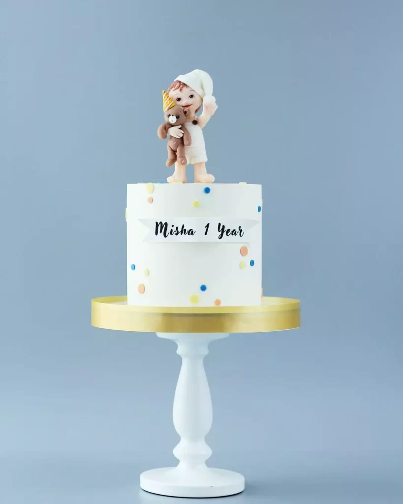 Торт с фигуркой мальчика