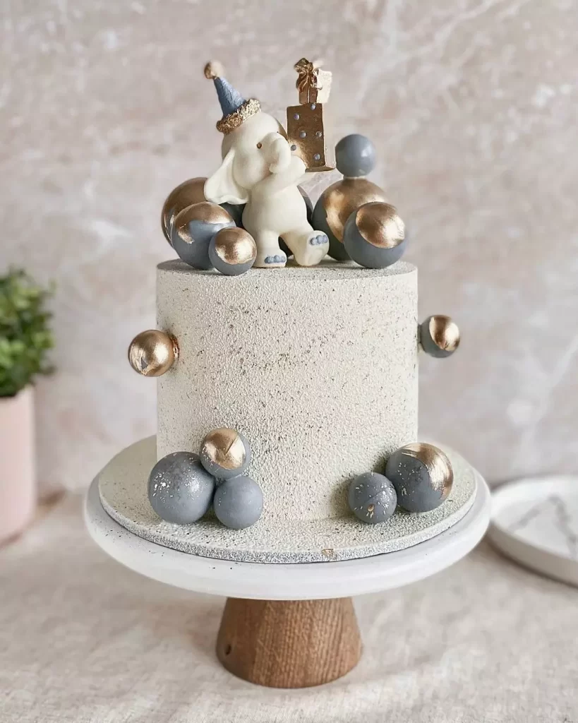Торт із фігуркою слоника для хлопчика Торт с фигуркой слоника для мальчика