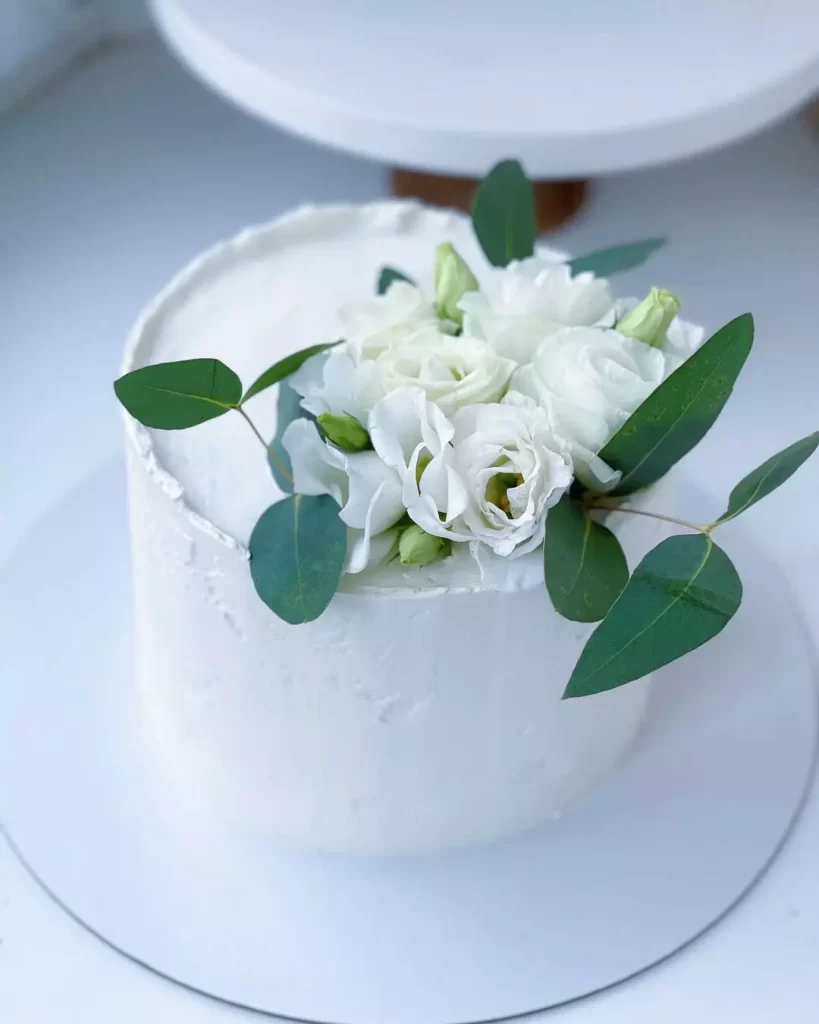 Маленький торт на свадьбу