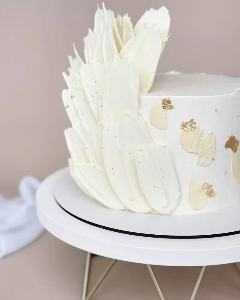 Весільний торт з шоколадним пір'ям Свадебный торт с шоколадными перьями