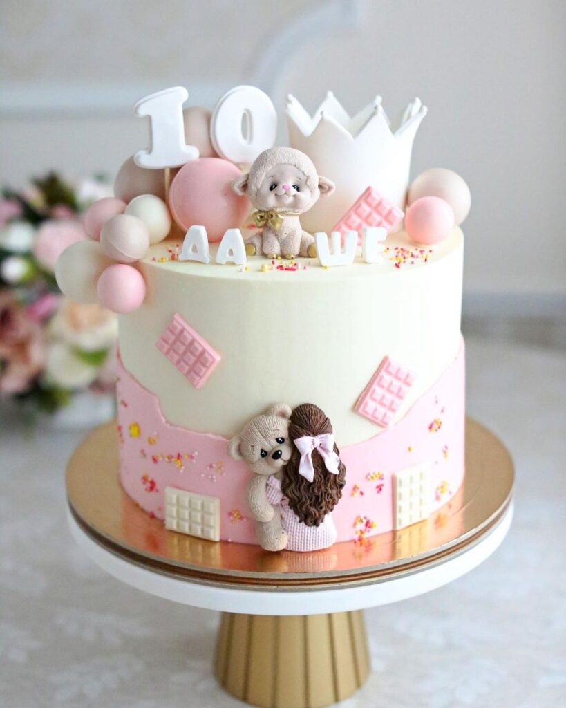 Бело-розовый торт для девочки