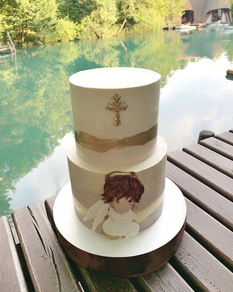 Двухъярусный торт на крестины мальчику