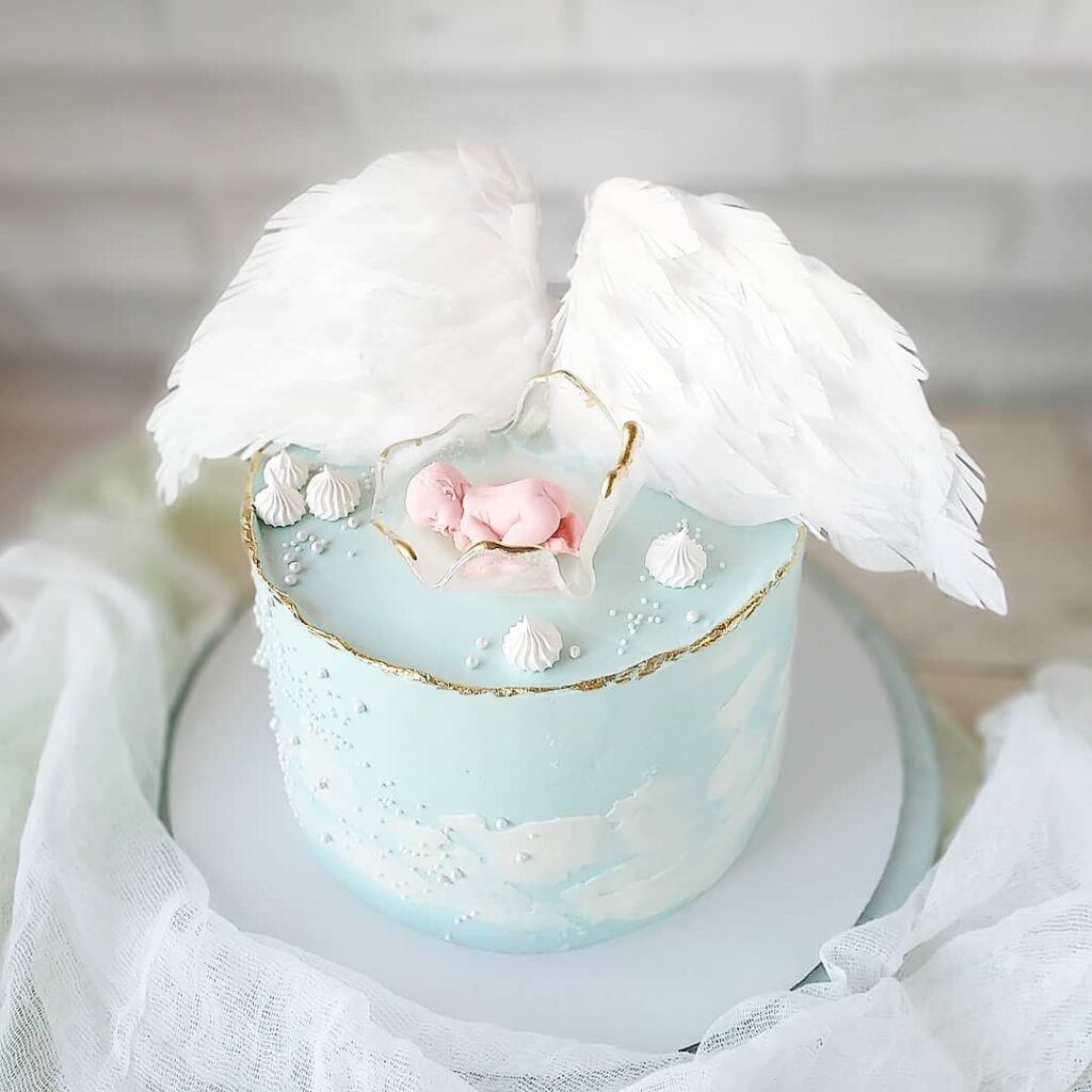 Торт на хрестини з ангельськими крилами Торт на крестины с ангельскими крыльями