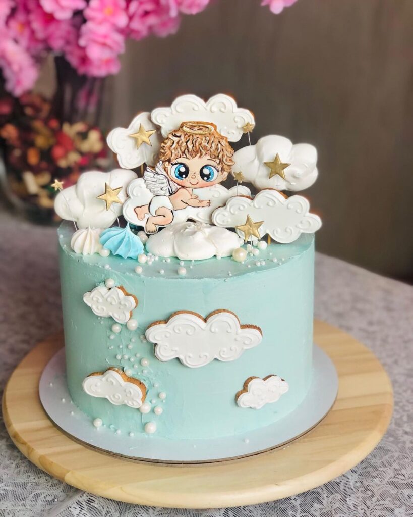 Блакитний торт з топерами хмар і янголятка Голубой торт с топперами облаков и ангелочка