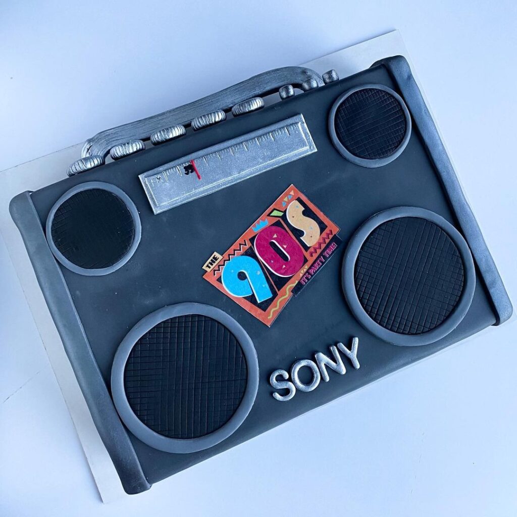 Торт у вигляді радіо Торт в виде радио