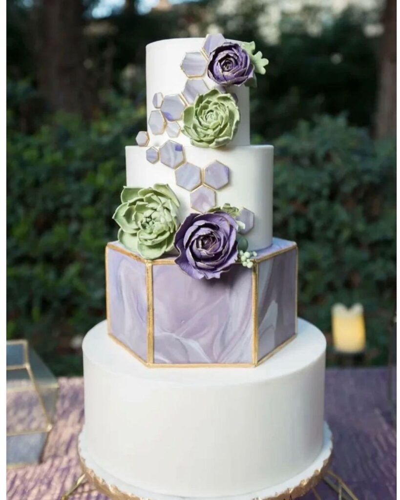 Четырёхъярусный свадебный торт