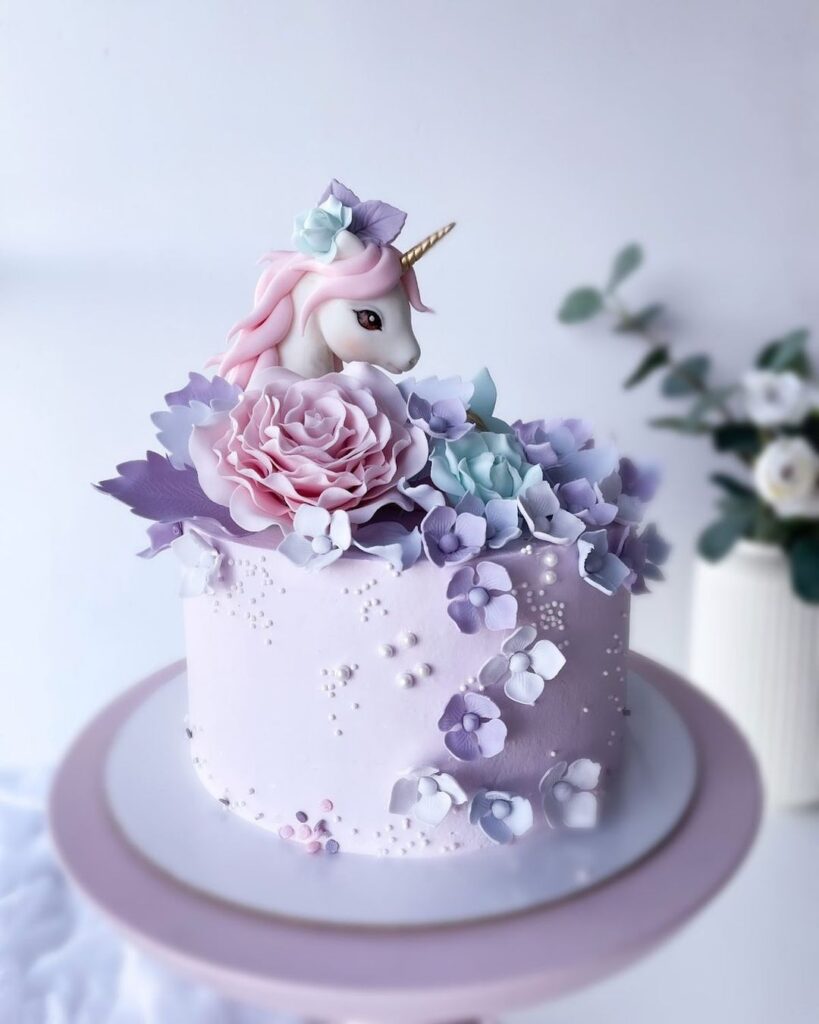 Торт "Єдиноріг" з квіточками Торт "Единорог" с цветочками