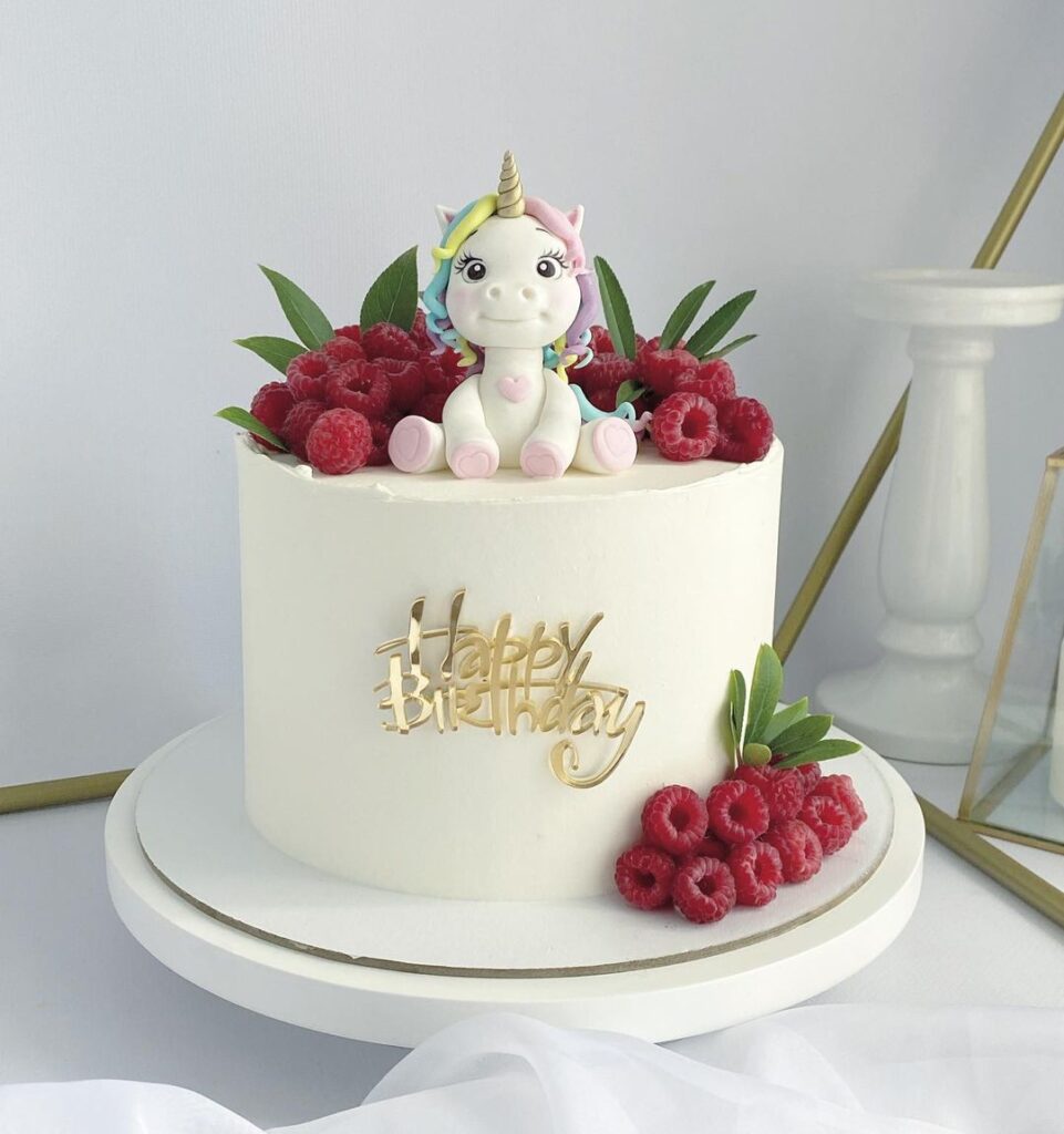 Торт "Єдиноріг" з ягодами Торт "Единорог" с ягодами