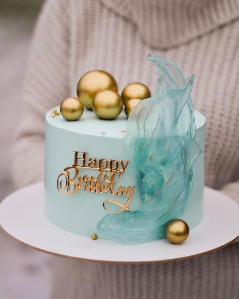 Торт блакитного кольору на день народження Торт голубого цвета на день рождения