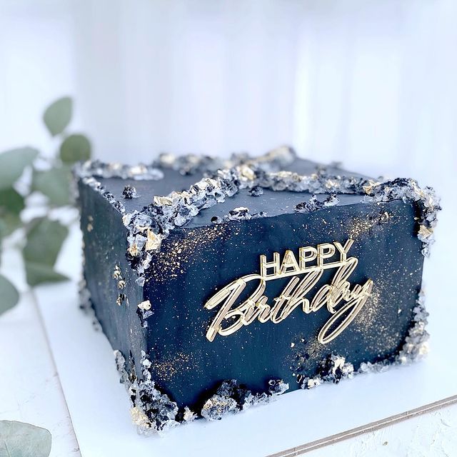 Квадратный торт на день рождения