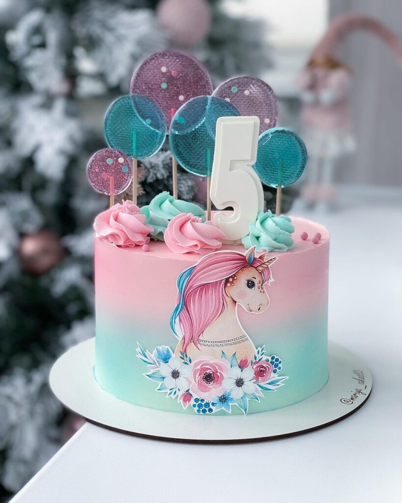 Розово-голубой торт на 5 лет девочке
