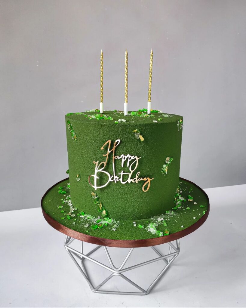 Торт зеленого кольору на день народження чоловіка Торт зеленого цвета на день рождения мужчине