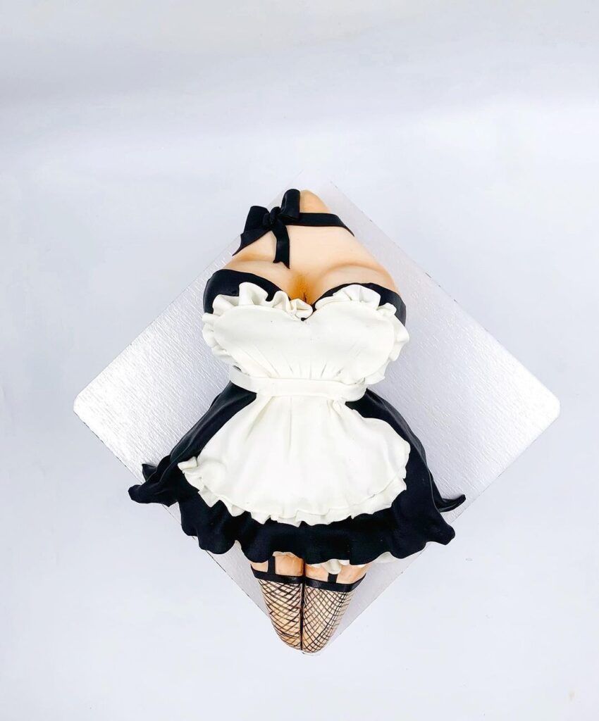 Торт в виде женского тела