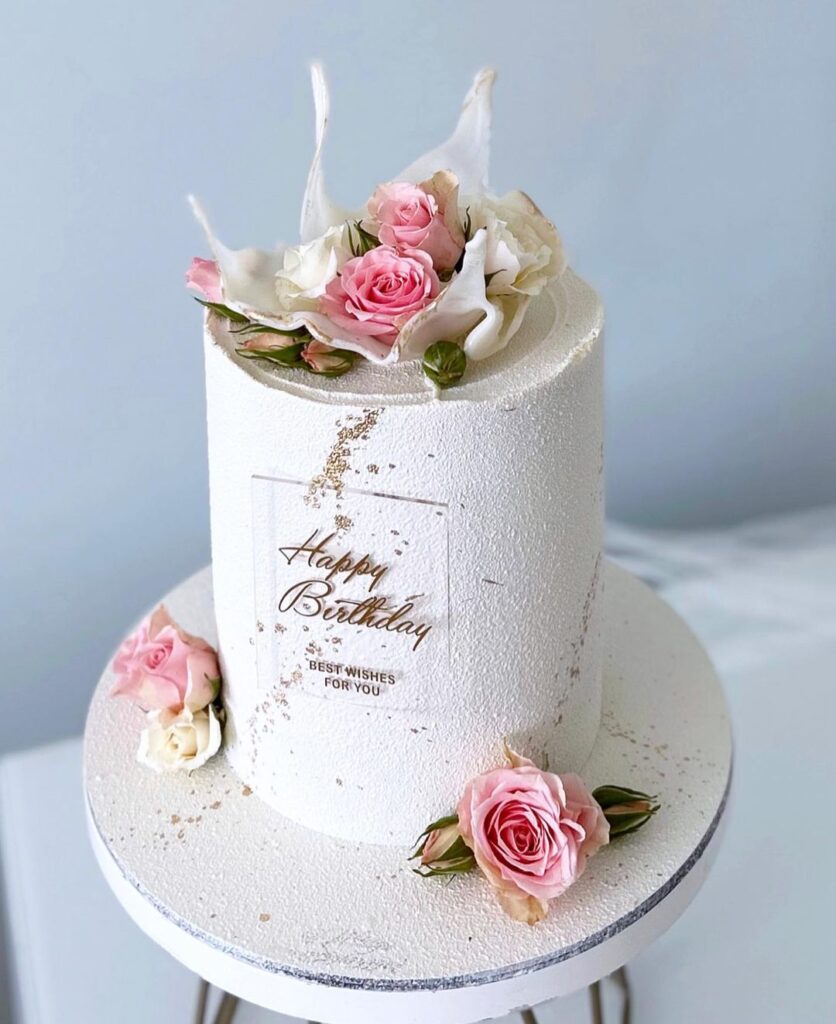 Торт для дівчини з квітами Торт для девушки с цветами