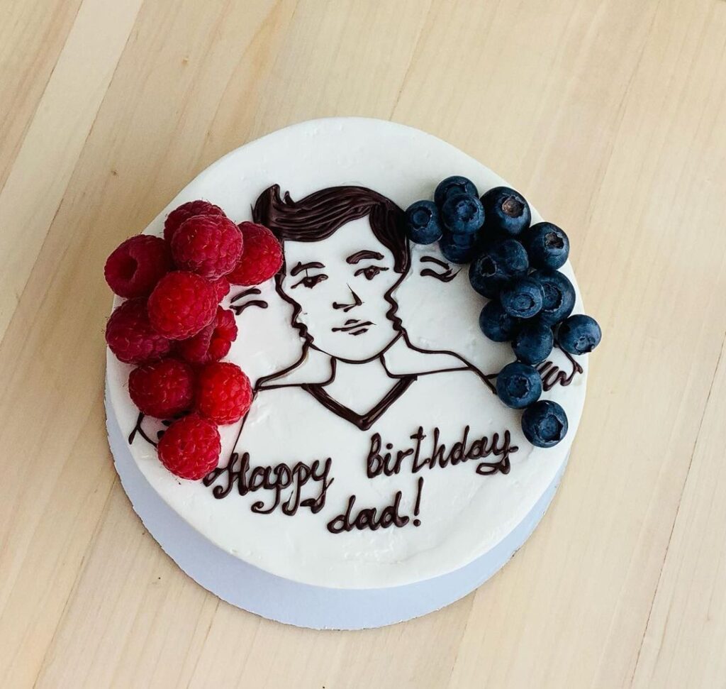 Торт с надписью Happy Birthday Dad Торт с надписью Happy Birthday Dad
