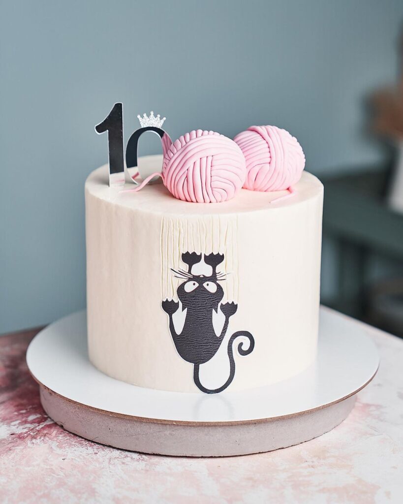 Торт на 10 років дівчинці з малюнком кішки Торт на 10 лет девочке с рисунком кошки