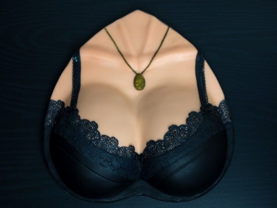 Торт на мальчишник "Бюстгальтер"