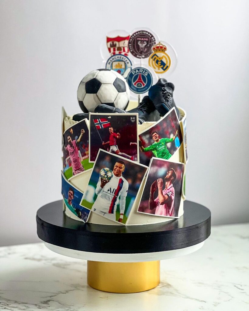 Торт мальчику на футбольную тематику