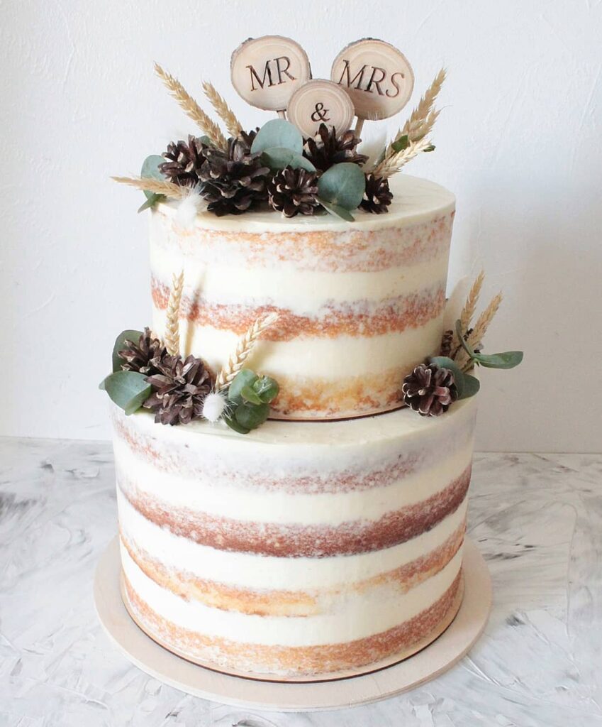 Открытый двухъярусный свадебный торт