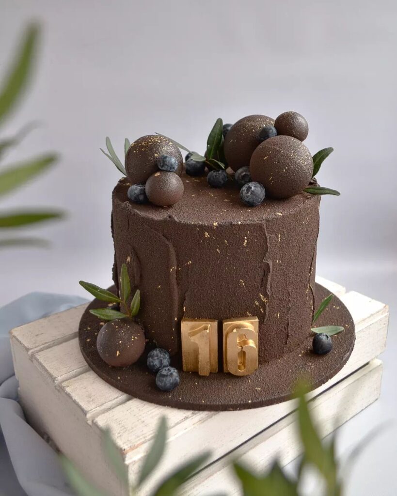 Шоколадний торт на 16 років Шоколадный торт на 16 лет