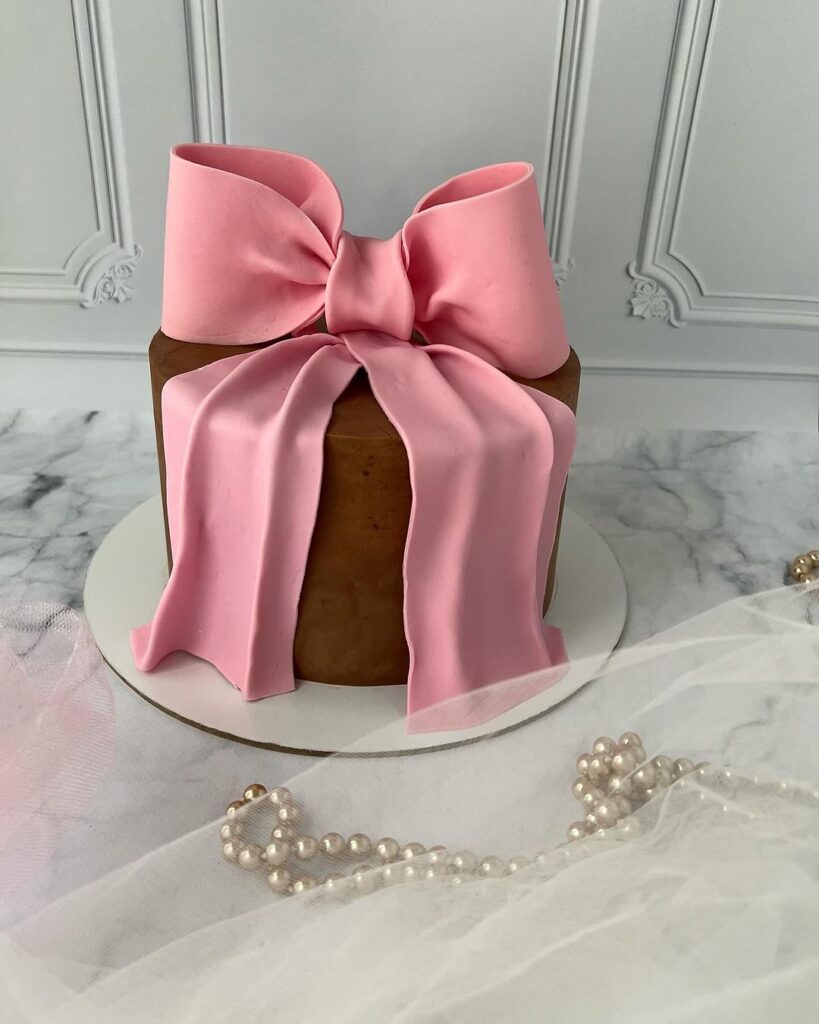 Торт для дівчинки з бантом Торт для девочки с бантом