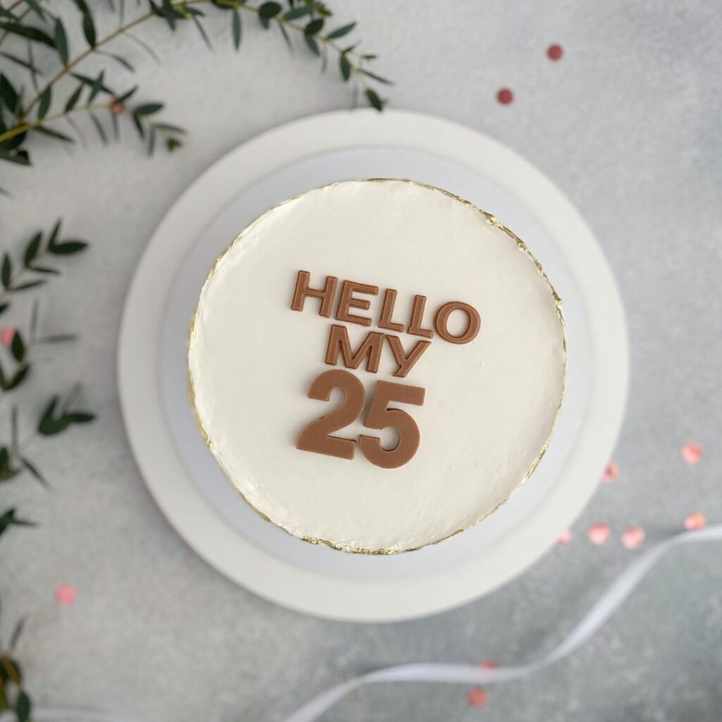 Торт з написом Hello my 25 Торт с надписью Hello my 25