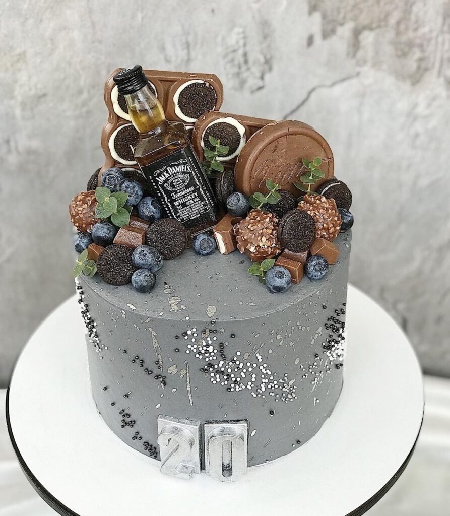 Торт на 20 років хлопцю з віскі Торт на 20 лет парню с виски