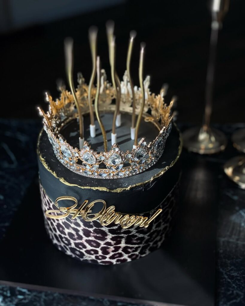 Торт з короною Леопард Торт з короною Леопард