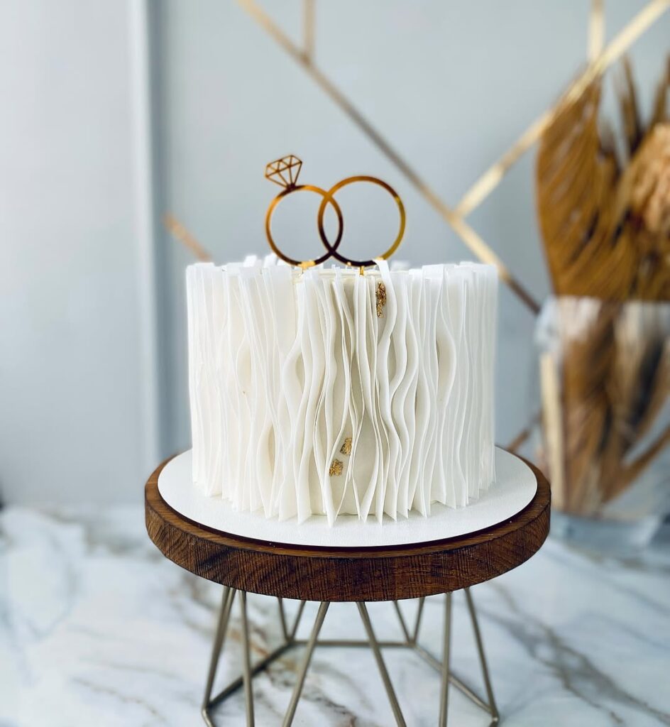 Весільний торт з обручками